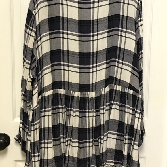 Lane Bryant Navy & White Plaid Babydoll Top 26/28 - Picture 2 of 4